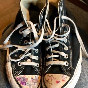 Converse All Star Chuck Taylor classic high tops in size 6.5 men’s 8.5 women’s